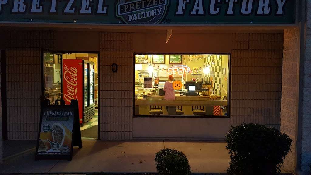 Philly Pretzel Factory | Plaza Shoppes, 110 White Horse Rd W, Voorhees Township, NJ 08043, USA | Phone: (856) 783-0860