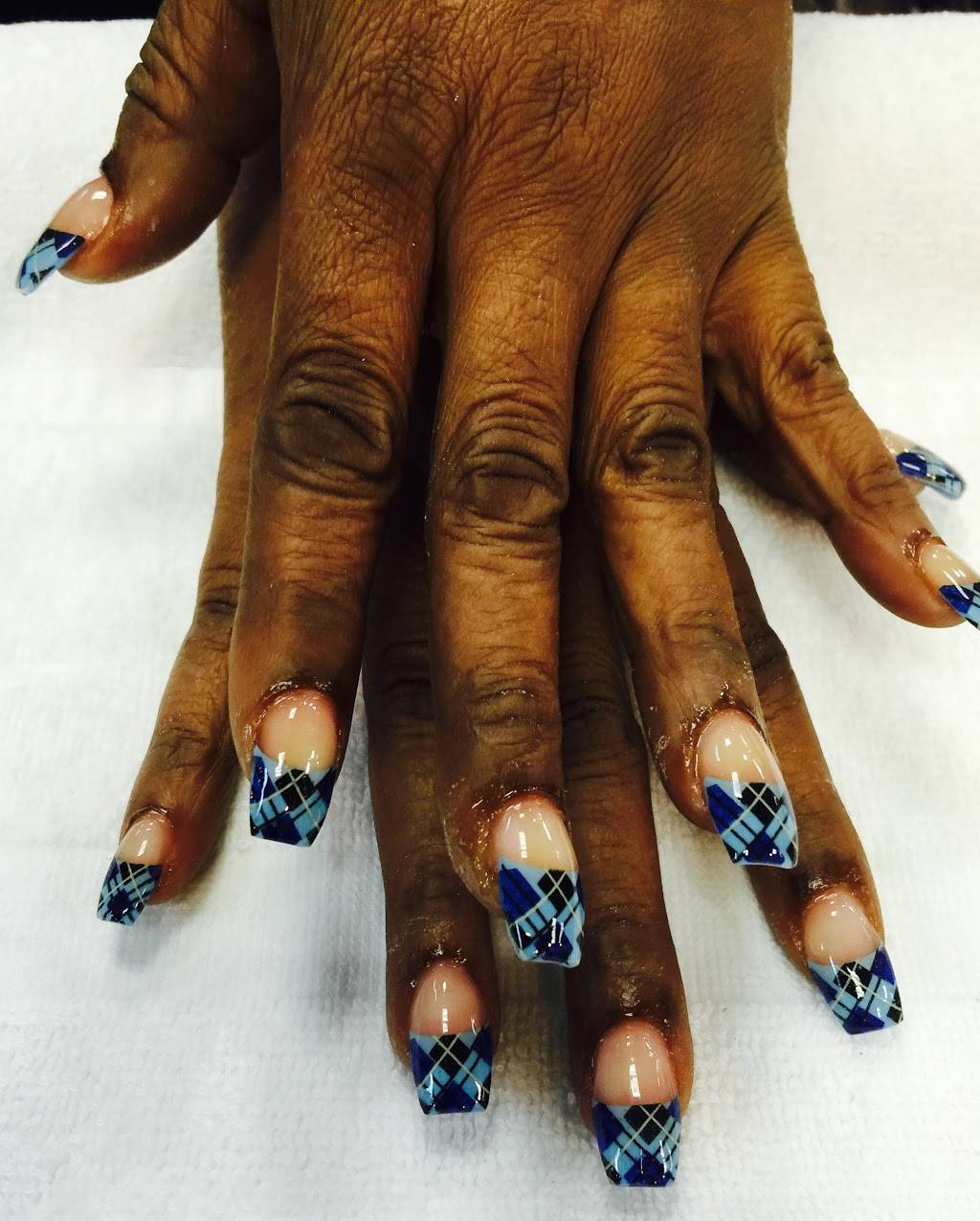 Lola Nails & Spa | 4218 Bishop Ln, Louisville, KY 40218 | Phone: (502) 290-4979