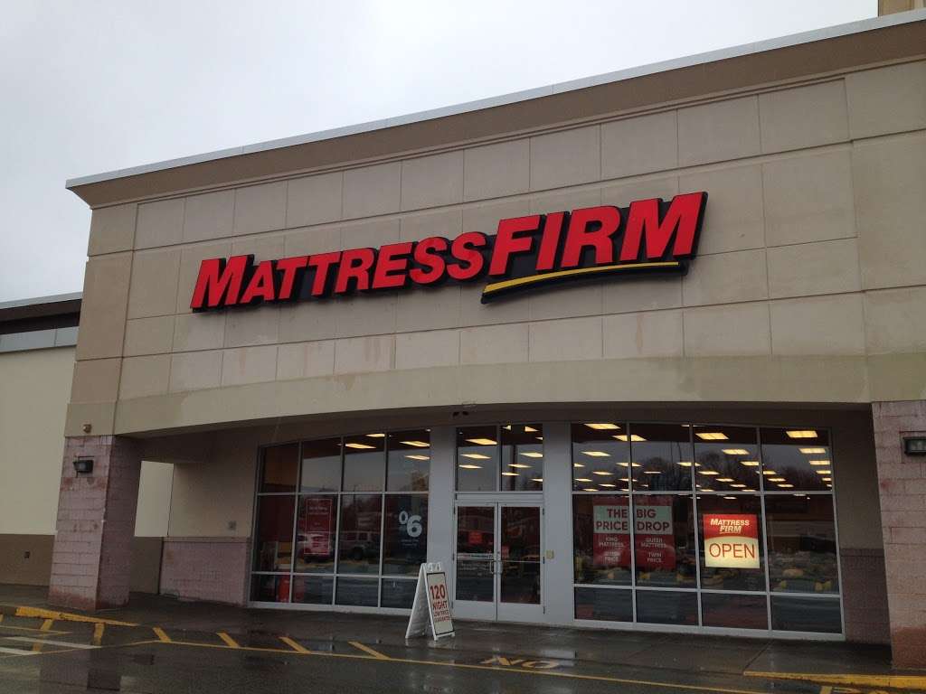 Mattress Firm Attleboro | 235 Washington St, Attleboro, MA 02703, USA | Phone: (508) 399-5159