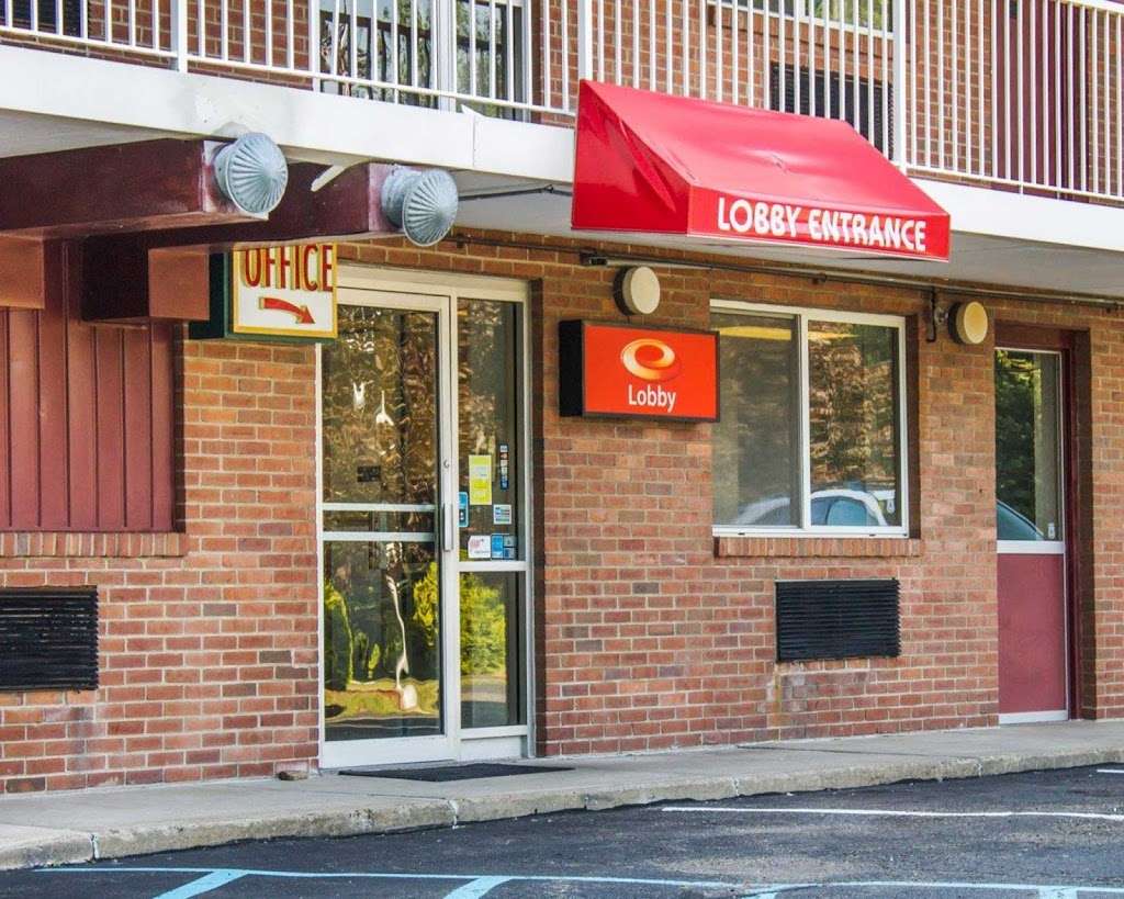 Econo Lodge | 10 Woodmere Dr, Drums, PA 18222, USA | Phone: (570) 788-4121