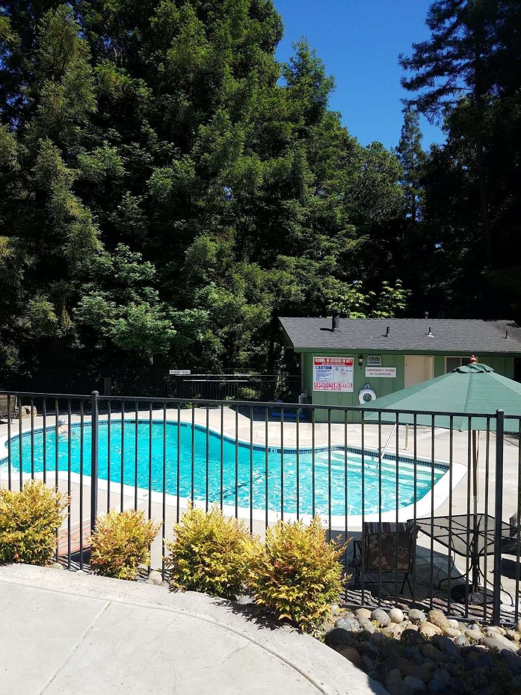 Aptos Knoll Mobilehome Owners | 600 Trout Gulch Rd, Aptos, CA 95003 | Phone: (831) 688-4422