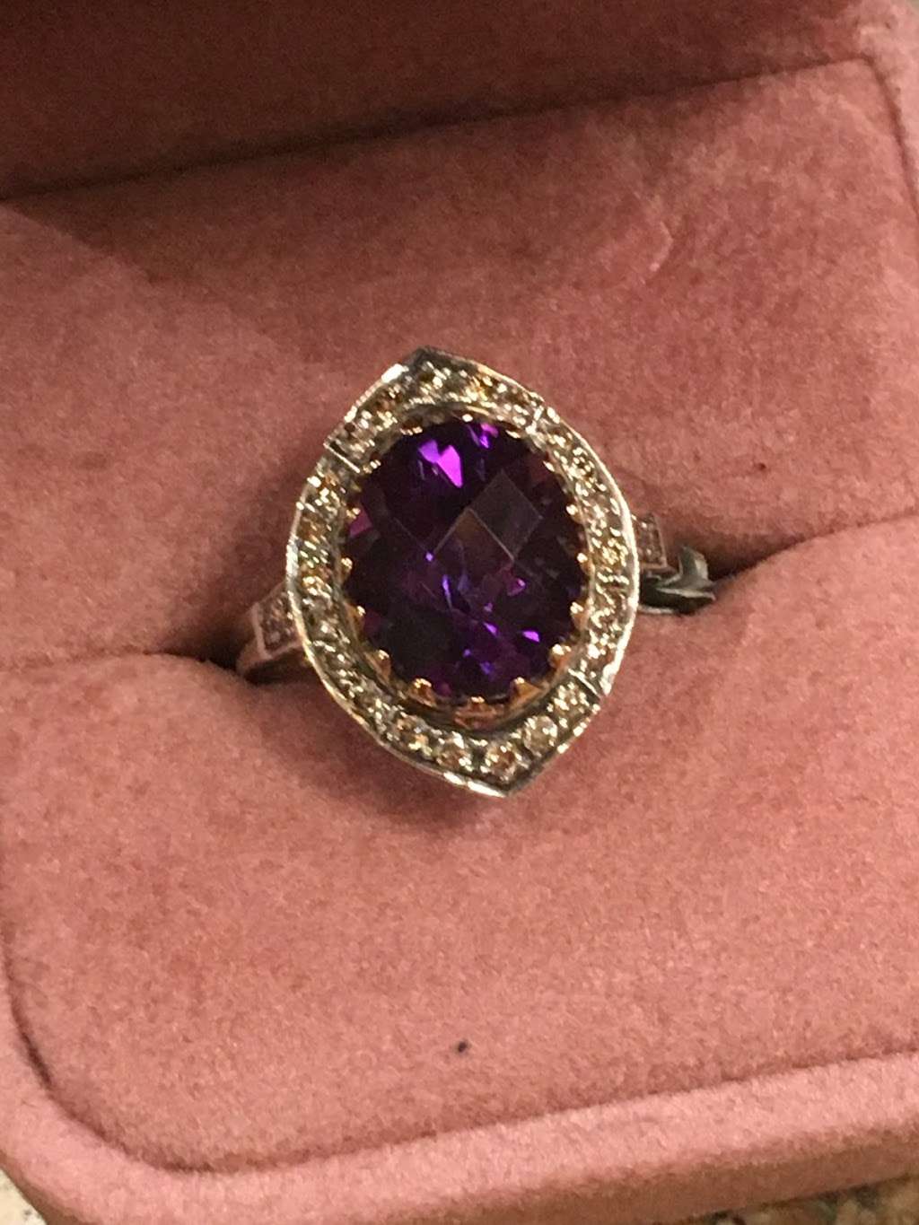 Romantic Jewelers, LLC | 2800 North Reading Road Stoudts Black Angus Antique Mall Booth 152-154, Adamstown, PA 19501, United States | Phone: (484) 787-7783