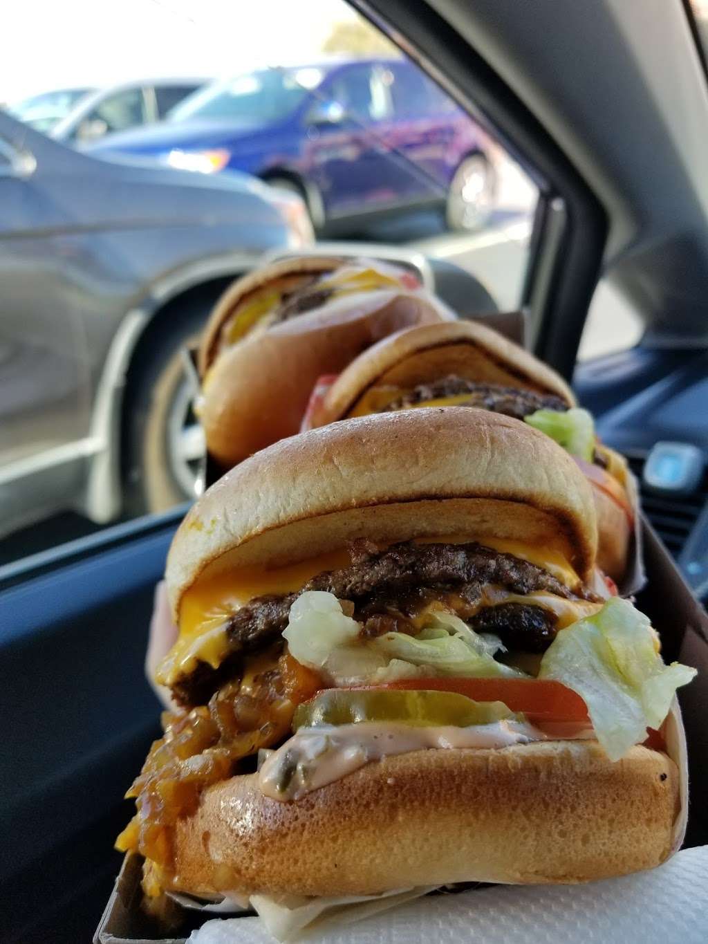 In-N-Out Burger | 1881 N Livermore Ave, Livermore, CA 94550, USA | Phone: (800) 786-1000