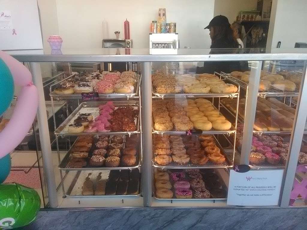 Ms. Anns Donuts & Cafe | 100 E Century Blvd #4710, Los Angeles, CA 90003, USA | Phone: (323) 696-9499