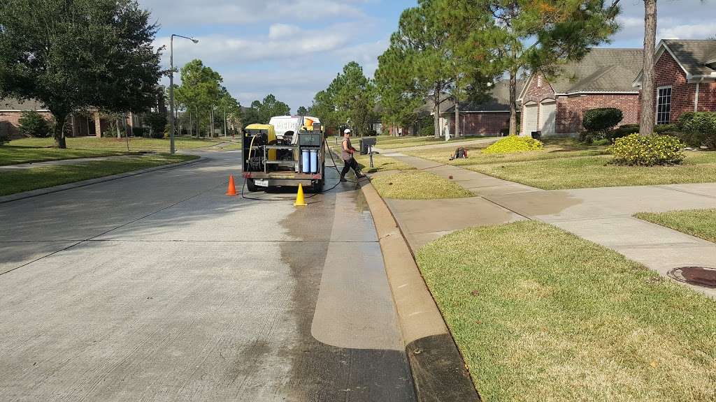 Pearland Pressure Washing & Carpet Cleaning Service McDaddys | 2201 Appian Way, Pearland, TX 77584, USA | Phone: (832) 725-4520