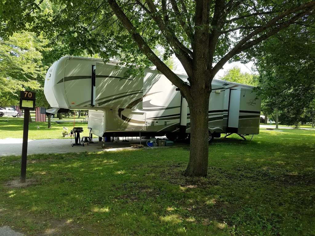 Cliffside Park Campgrounds | 7320 Michna Rd, Racine, WI 53402, USA | Phone: (262) 886-8440