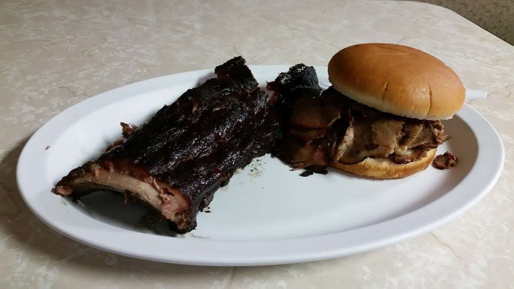 Porkys Blazin Bar-B-Q | 9515 S Buckner Tarsney Rd, Grain Valley, MO 64029, USA | Phone: (816) 566-0203