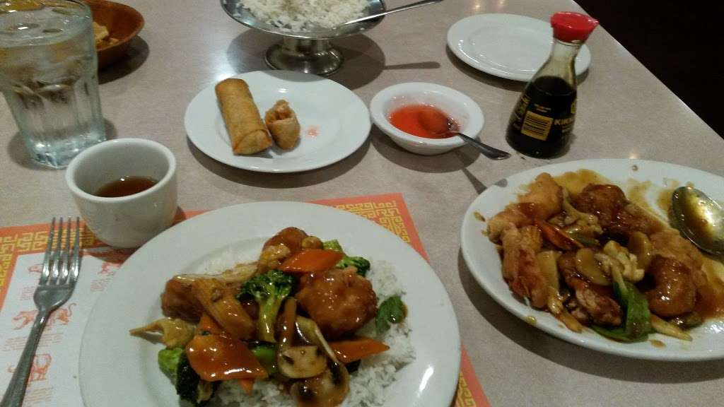 Red Fortune Chinese Restaurant | 117 Oak St, Bonner Springs, KS 66012, USA | Phone: (913) 441-1988