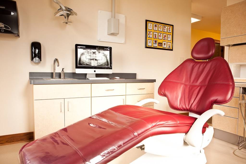 Darling Dental LLC | 7161 N Port Washington Rd, Glendale, WI 53217, USA | Phone: (414) 247-1470