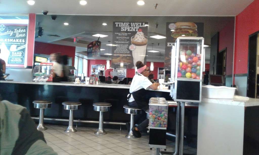 Steak n Shake | 13621 East 40th Highway, Independence, MO 64055, USA | Phone: (816) 478-1452