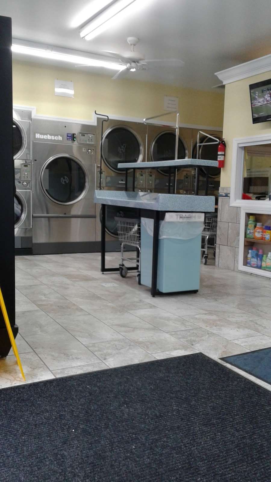 Wash Wearhouse Laundromat | 44 Welwood Ave, Hawley, PA 18428, USA | Phone: (570) 390-7577