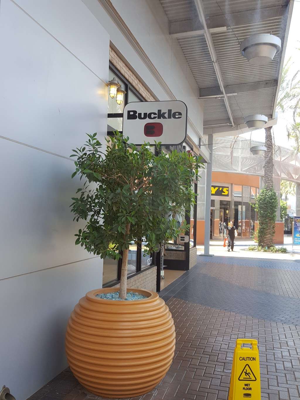 Buckle | 2000 E Rio Salado Pkwy Ste 1237, Tempe, AZ 85281, USA | Phone: (480) 966-3007