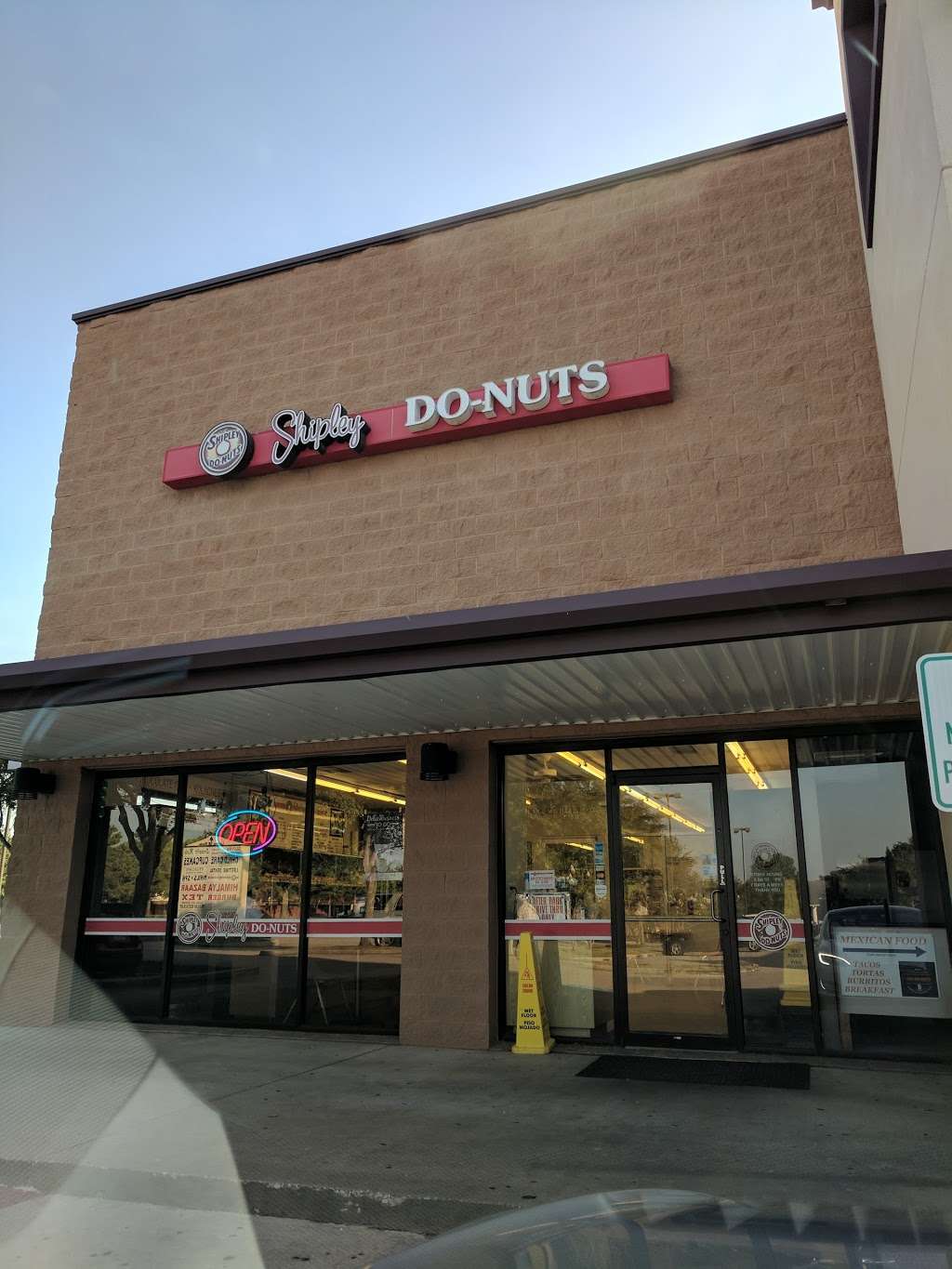 Shipley Do-Nuts | 10750 Barker Cypress Rd #100, Cypress, TX 77433 | Phone: (281) 256-2408