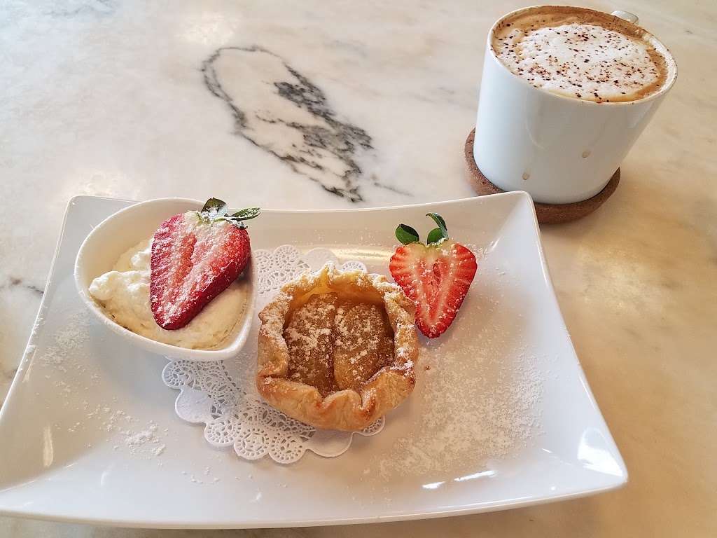 Le Petit Café & Bakery | 2409, 6496 Medical Center St #100, Las Vegas, NV 89148, USA | Phone: (702) 963-8444