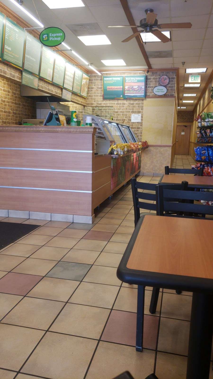 Subway Restaurants | 15789 Livingston Rd #112, Accokeek, MD 20607, USA | Phone: (301) 292-1700