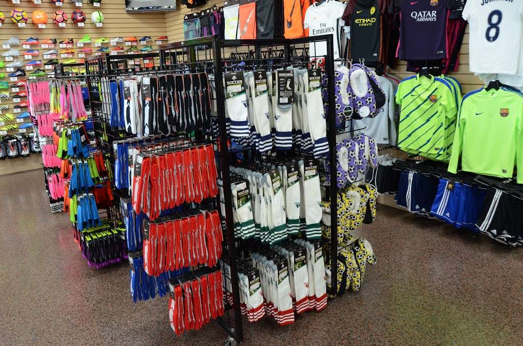 The Soccer Edge | 936 Roosevelt Rd, Glen Ellyn, IL 60137 | Phone: (630) 942-9300