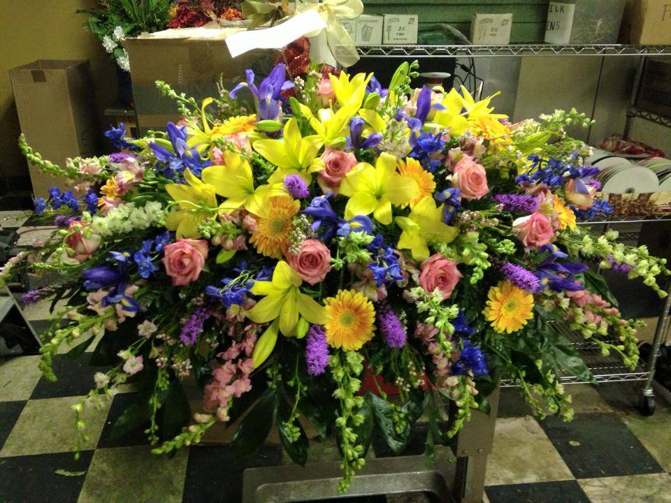 Annas Flowers & Gifts | 7848 Church St #2403, Millington, TN 38053, USA | Phone: (901) 873-4216