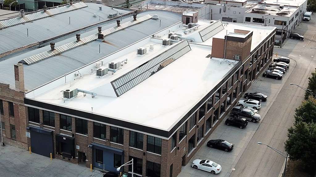 Matthews Roofing | 3737 W North Ave, Chicago, IL 60647, USA | Phone: (773) 276-4100