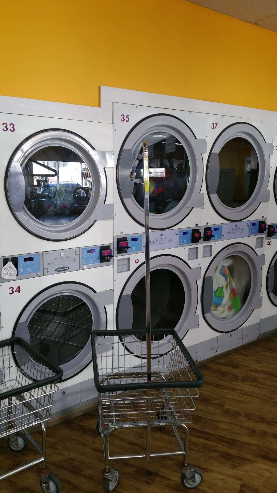 Quick Wash Laundromat | 220 Belgrade Ave, Roslindale, MA 02131, USA | Phone: (617) 477-8672