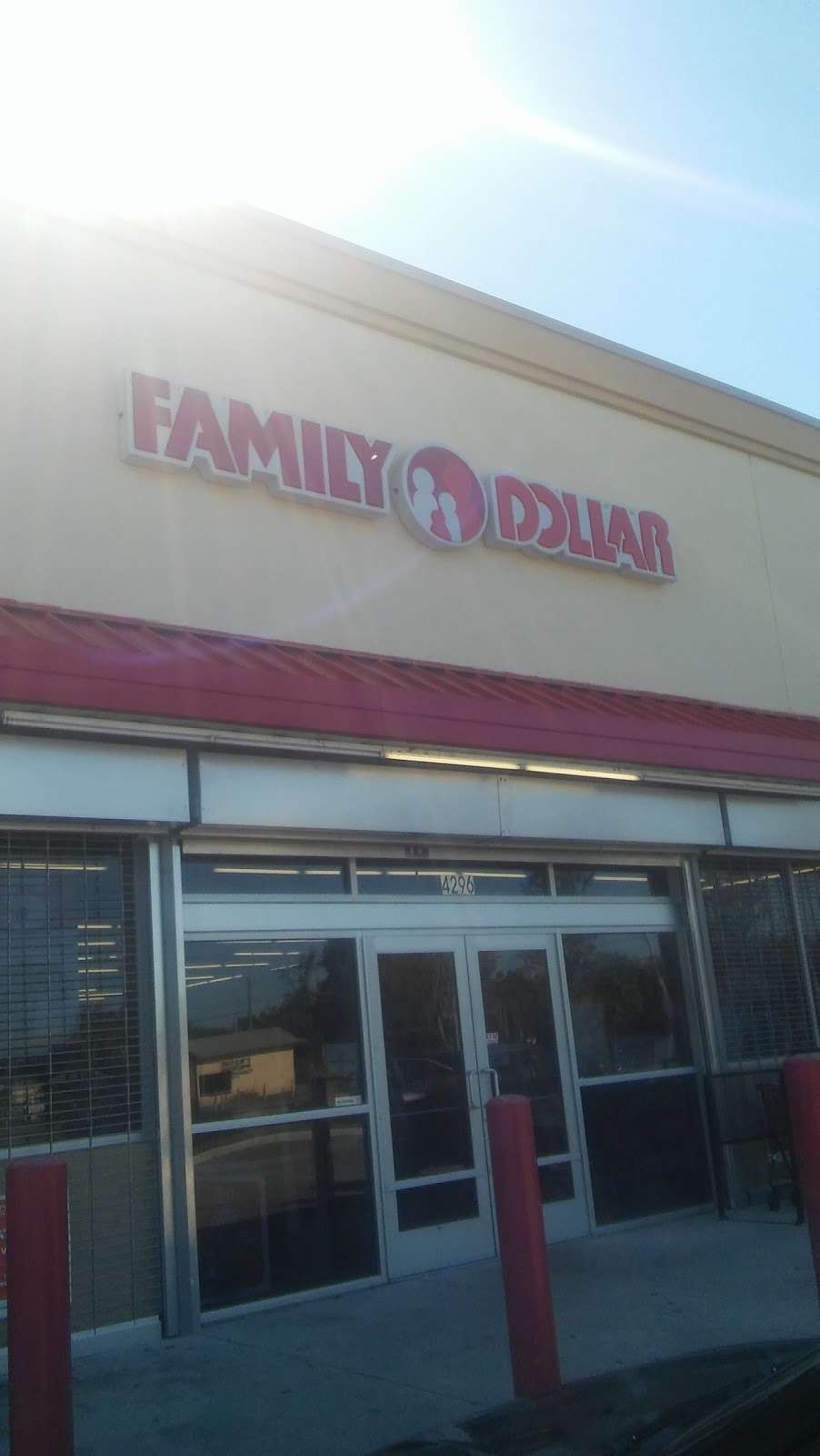 Family Dollar | 4296 Columbia St, Orlando, FL 32811, USA | Phone: (407) 513-4139