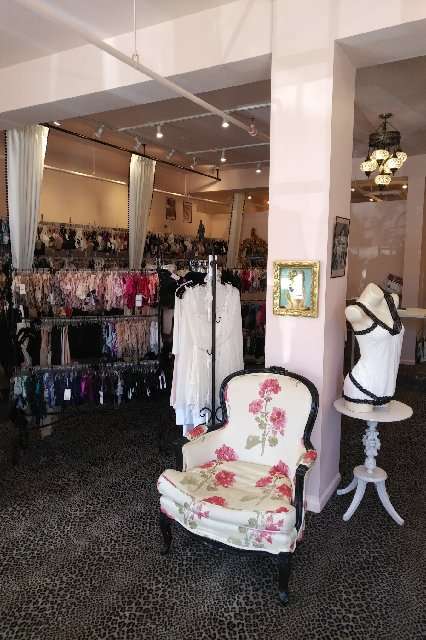 Chantilly Lace Lingerie | 1515 Sheridan Rd, Wilmette, IL 60091, USA | Phone: (847) 256-8077