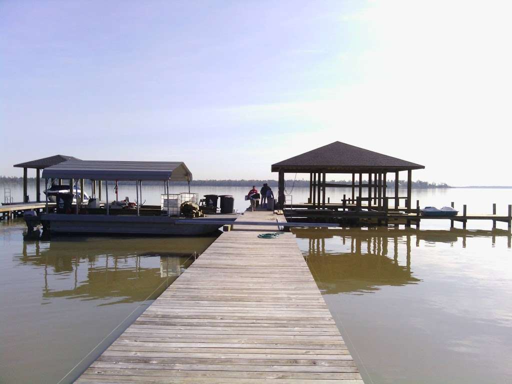 Bulkheads & Boat Lifts | 119 Collins Dr, Huffman, TX 77336 | Phone: (281) 324-2452