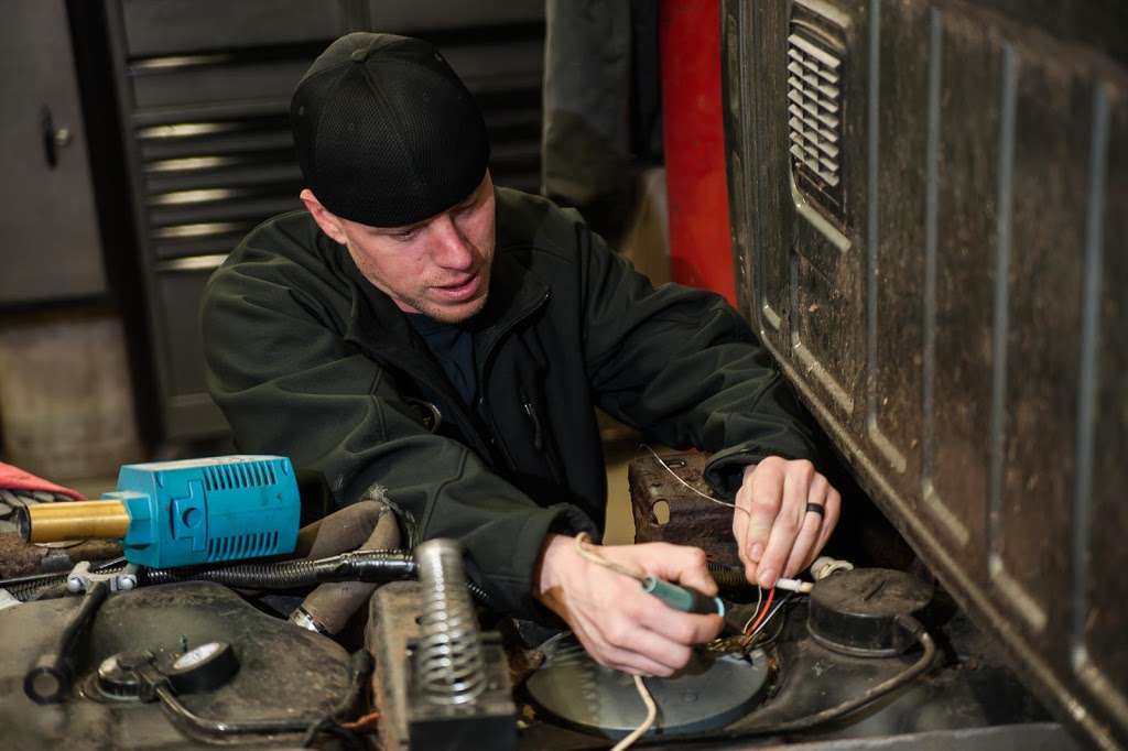 Town and Country Auto Repair | 4105 Ten Oaks Rd, Dayton, MD 21036, USA | Phone: (410) 531-2493