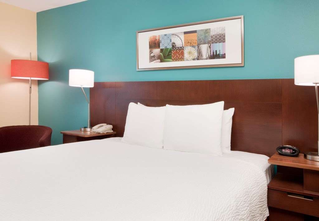 Fairfield Inn by Marriott Philadelphia Airport | 8800 Bartram Ave, Philadelphia, PA 19153 | Phone: (215) 365-2254