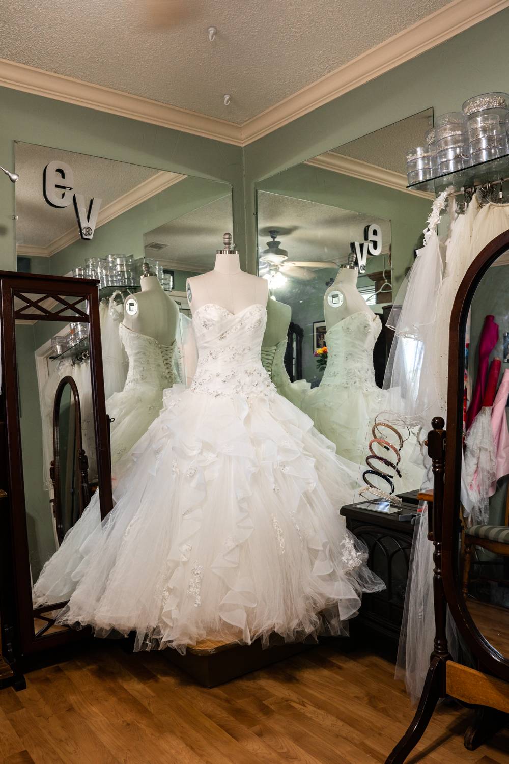 Lisas Creations & Brides | 748 Loganwood Ave, Richardson, TX 75080, USA | Phone: (972) 918-0675