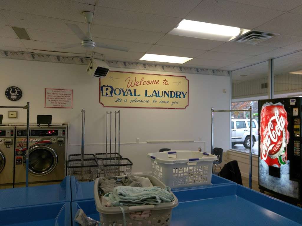 Royal Laundromat | 9546 Allisonville Rd #103, Indianapolis, IN 46250, USA | Phone: (317) 842-5309