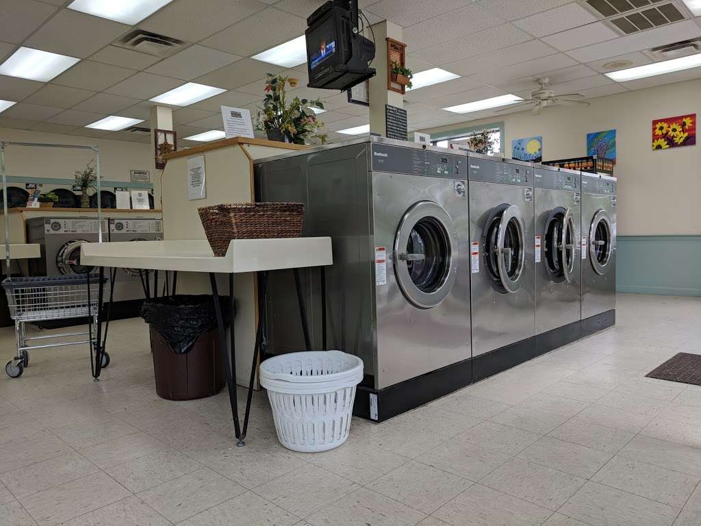 Crystal Laundry Mat | 2 Elm St, Wakefield, MA 01880, USA | Phone: (781) 246-4420