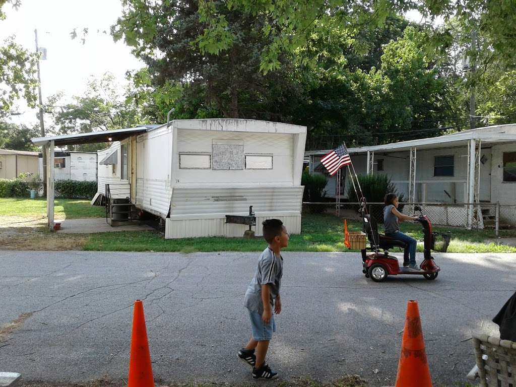 Madison Mobile Home Community | 4403 Madison Ave, Indianapolis, IN 46227, USA | Phone: (317) 983-4403