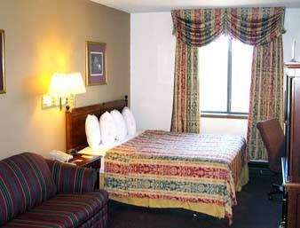 Super 8 by Wyndham Milwaukee Airport | 5253 S Howell Ave, Milwaukee, WI 53207, USA | Phone: (414) 395-5165