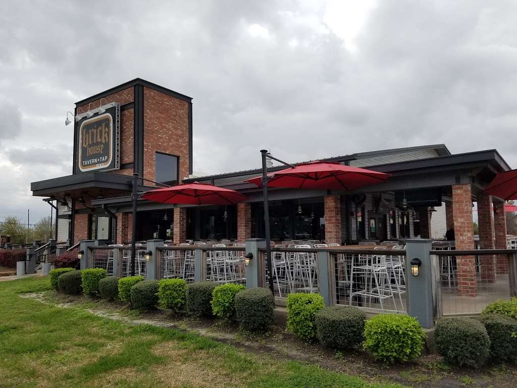 Brick House Tavern + Tap | 17111 TX-249, Houston, TX 77064 | Phone: (832) 912-1094