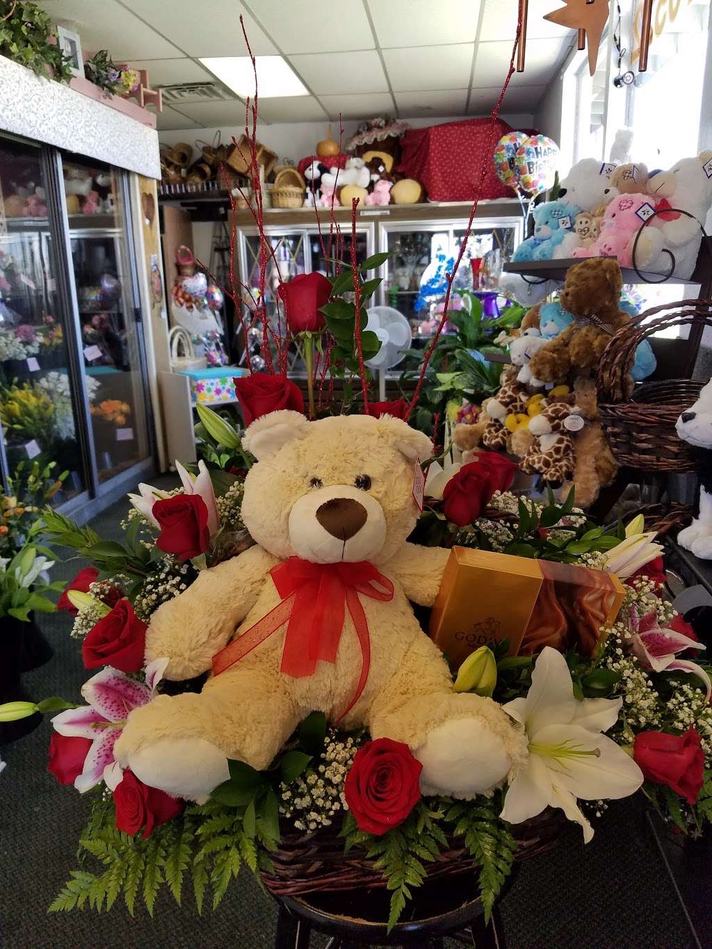 Fairy Tales Flowers | 17837 Bear Valley Rd #D, Hesperia, CA 92345, USA | Phone: (760) 244-0522