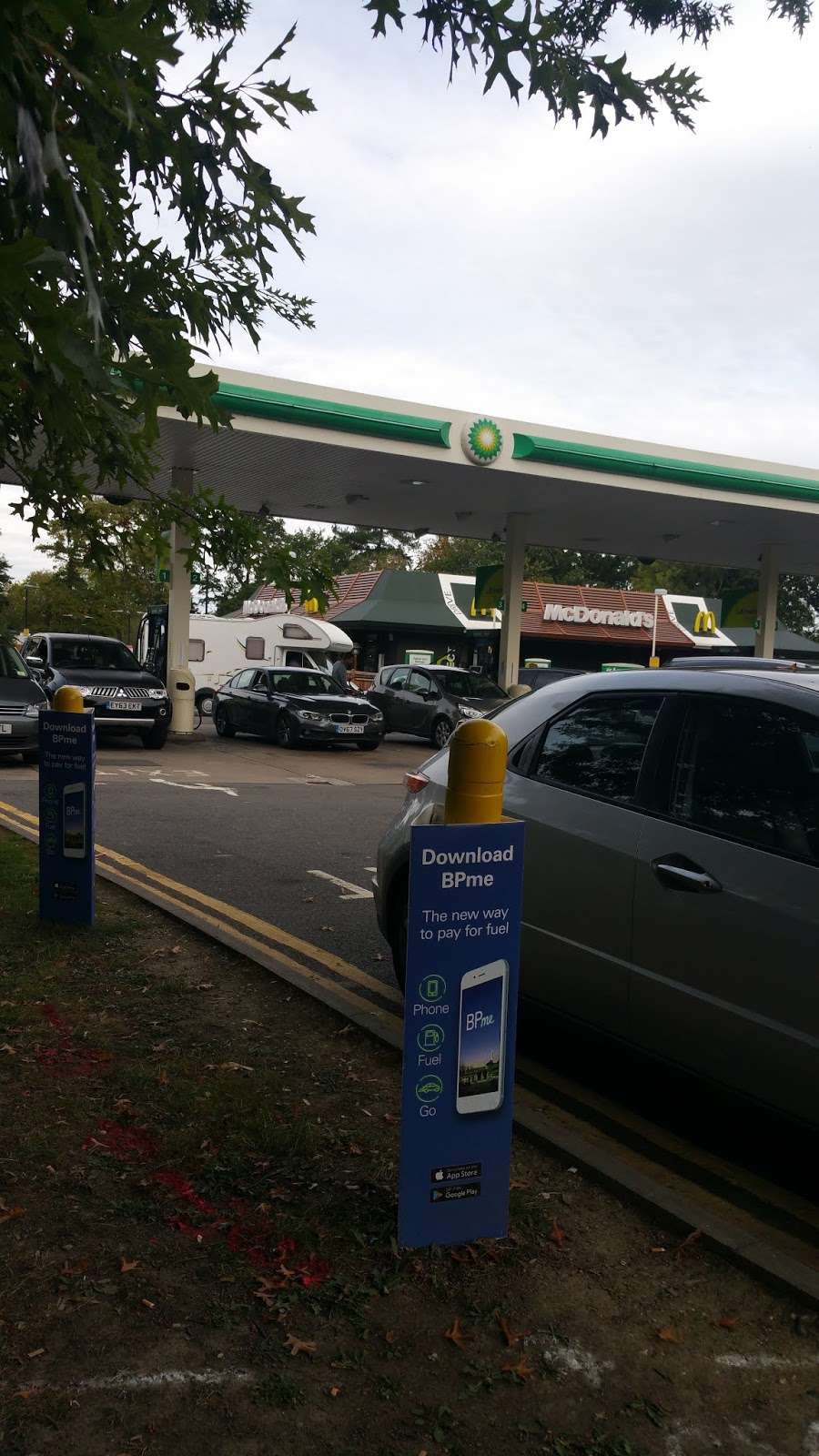 BP | Ring Rd N, A23, Horley, Gatwick RH6 0NN, UK | Phone: 01293 579282