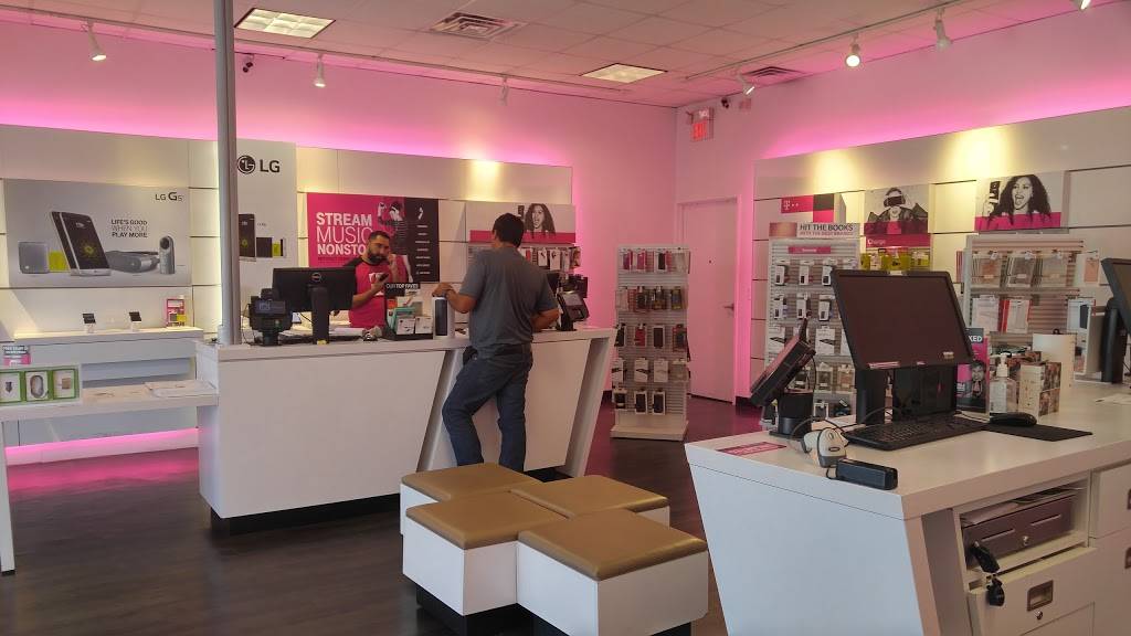 T-Mobile | 2720 N Mesa St A, El Paso, TX 79902, USA | Phone: (915) 541-1604