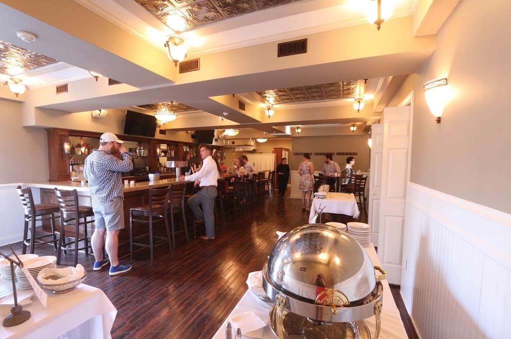 Crossed Keys Inn | 136 Main St, Andover, NJ 07821, USA | Phone: (973) 786-0251