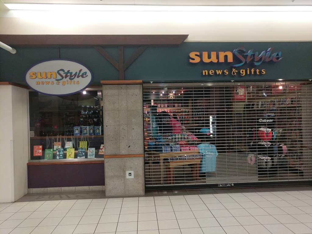Sun Style News & Gifts | Terminal 2, 2500 E Airport Dr, Ontario, CA 91761, USA