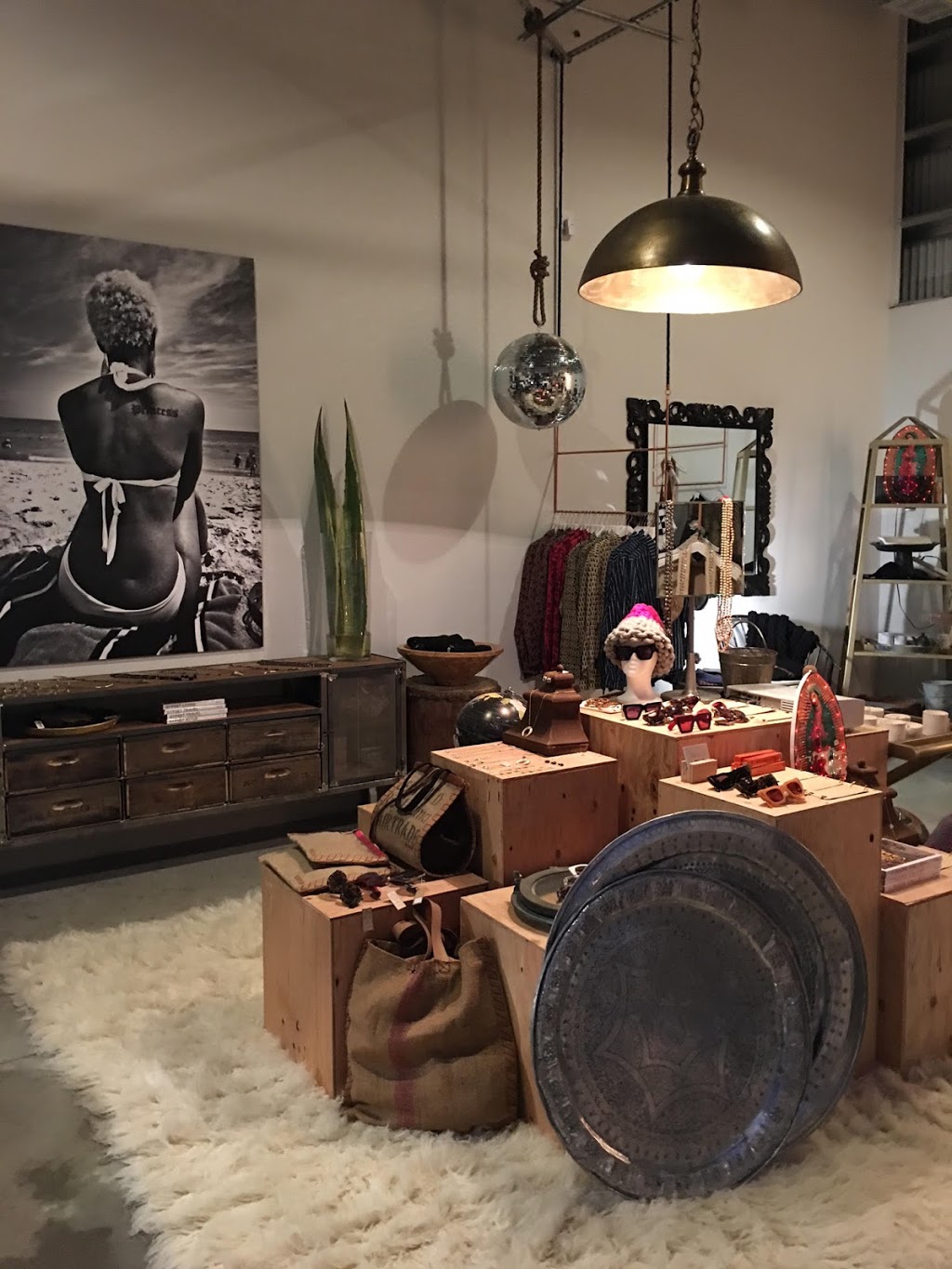 Nomad Chic | 23570 Arnold Dr, Sonoma, CA 95476, USA | Phone: (415) 381-9087