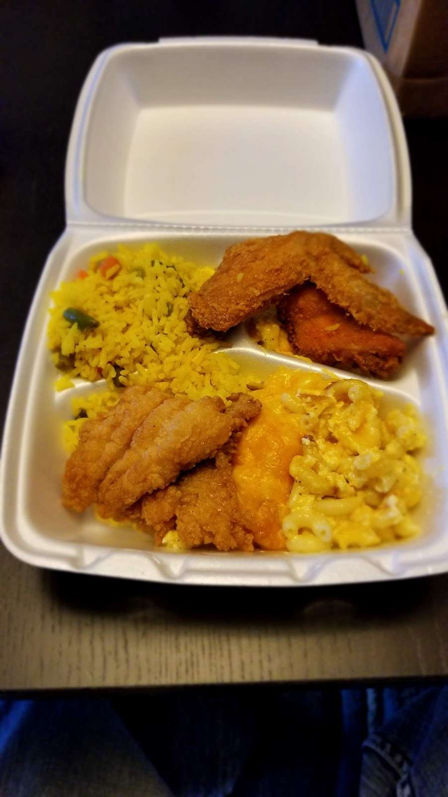 Mecca Caribbean and Soul Food | 166 Franklin St, West Reading, PA 19611, USA | Phone: (610) 396-5584