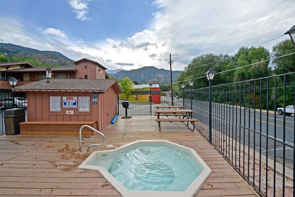 Villa Motel at Manitou Springs | 481 Manitou Ave, Manitou Springs, CO 80829, USA | Phone: (719) 685-5492