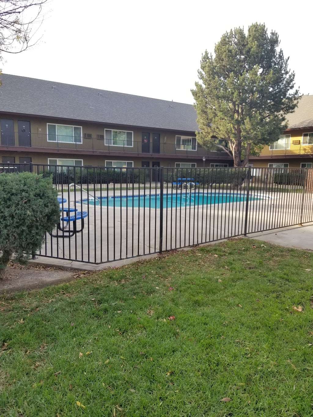 Warwick Square Apartments | 780 S Lyon St #911, Santa Ana, CA 92705 | Phone: (657) 242-2451