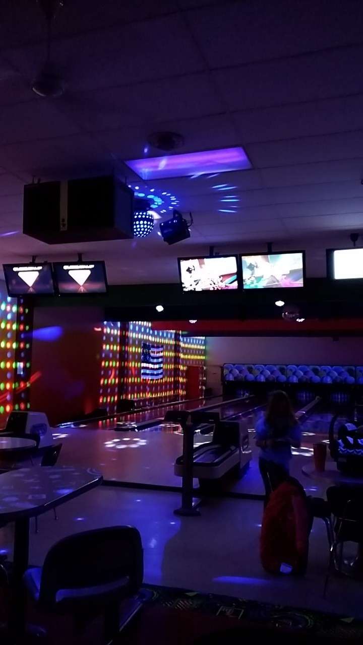 Bests Bowling Center | 208 Rickey Rd, Monticello, IN 47960, USA | Phone: (574) 583-7358