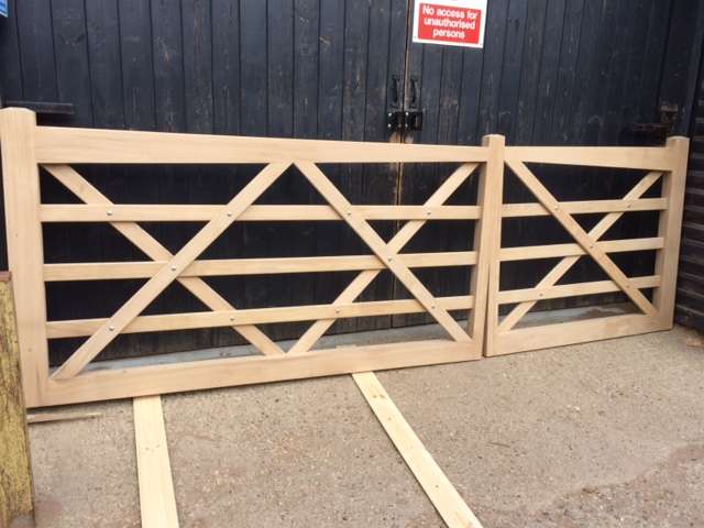 414 Timber & Fencing | Briggens Park, Ware, Stanstead Abbots SG12 8LD, UK | Phone: 01279 793514