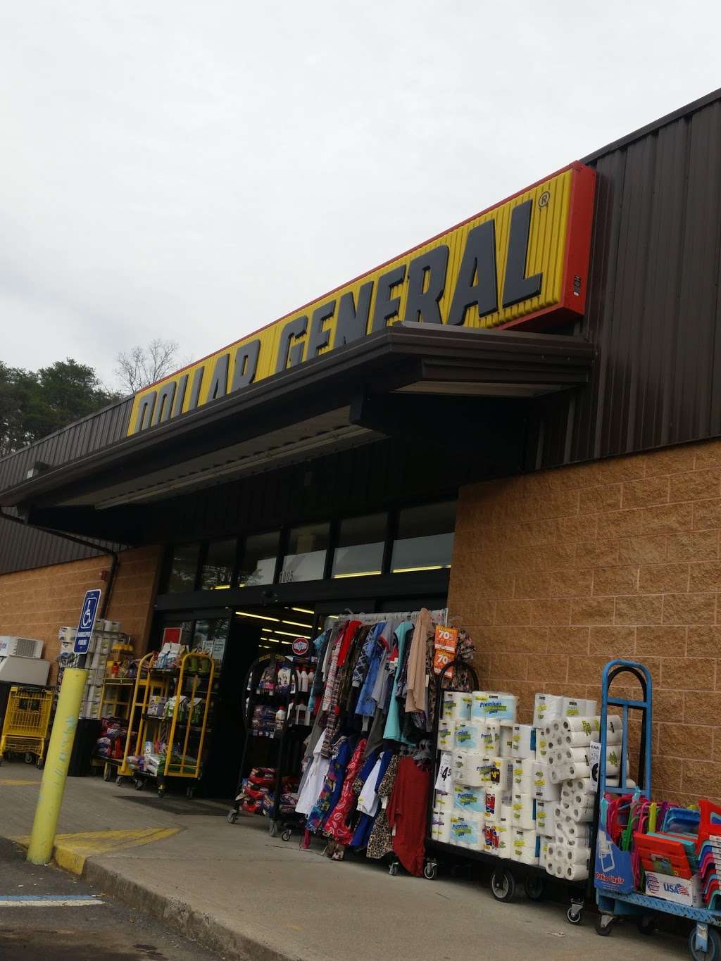 Dollar General | 1005 Valley Rd, Berkeley Springs, WV 25411 | Phone: (681) 494-0500