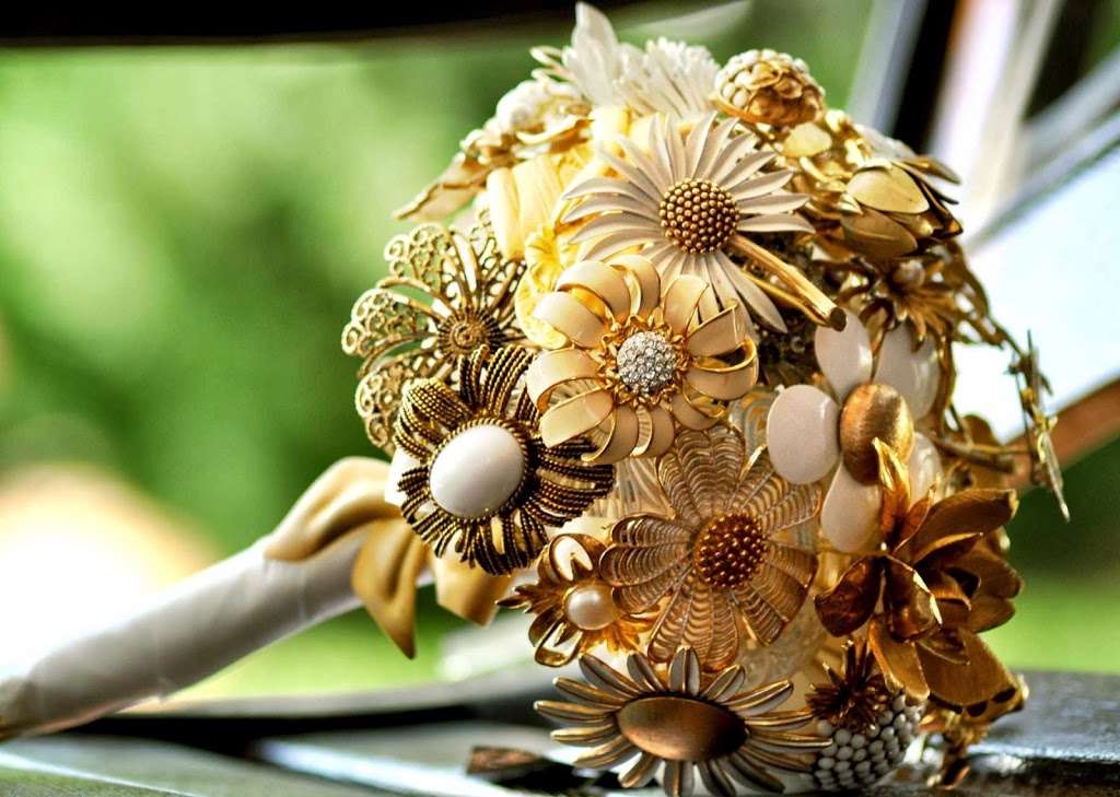 Lionsgate Designs - Wedding Brooch Bouquets | 1055 S 112th St, Lafayette, CO 80026, USA | Phone: (303) 665-6525