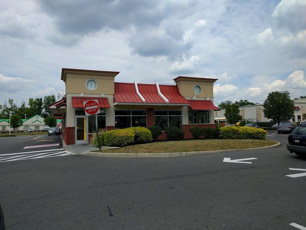 McDonalds | 301 Brunswick Circle Extention, Lawrence Township, NJ 08648, USA | Phone: (609) 394-2800