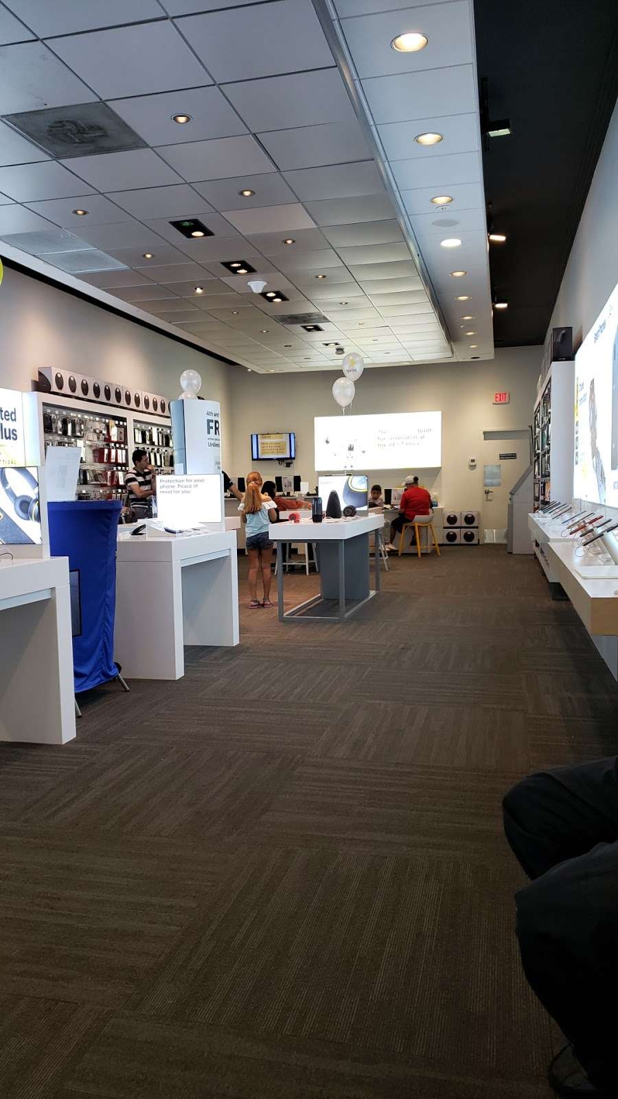 Sprint Store | 1001 W Vine St, Kissimmee, FL 34741 | Phone: (407) 933-2113