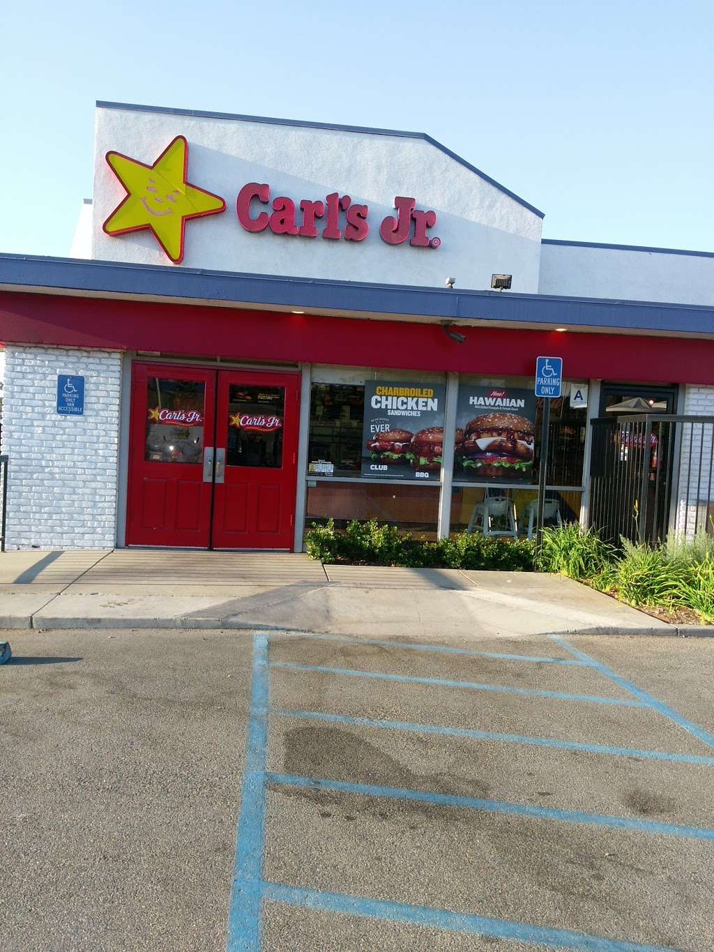 Carls Jr. | 1865 W 6th St, Corona, CA 92882 | Phone: (951) 734-2880